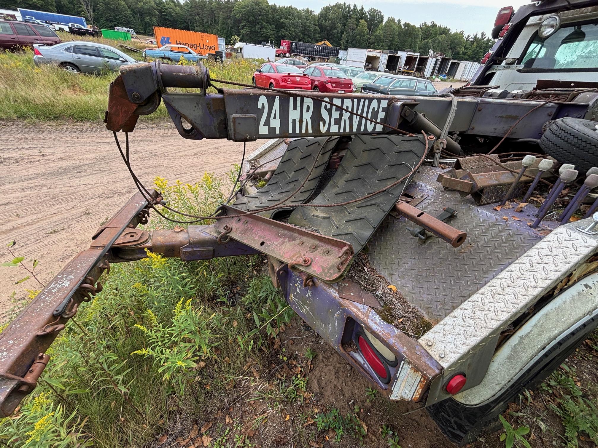 1997 INTERNATIONAL 4700 - Image 9